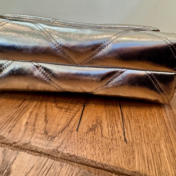 New Tory Burch Kira Metallic Diamond Quilt Convertible Shoulder Bag Purse Silver - Picture 9 of 13